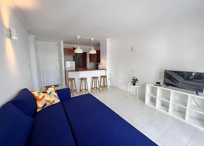 Bright And Quiet Windsor Park Апартаменты Адехе