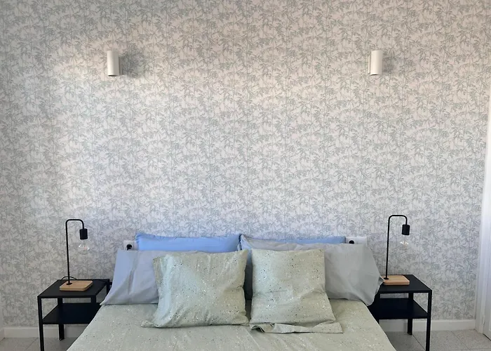 Bright And Quiet Windsor Park Адехе