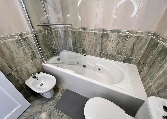 Bright And Quiet Windsor Park Apartment